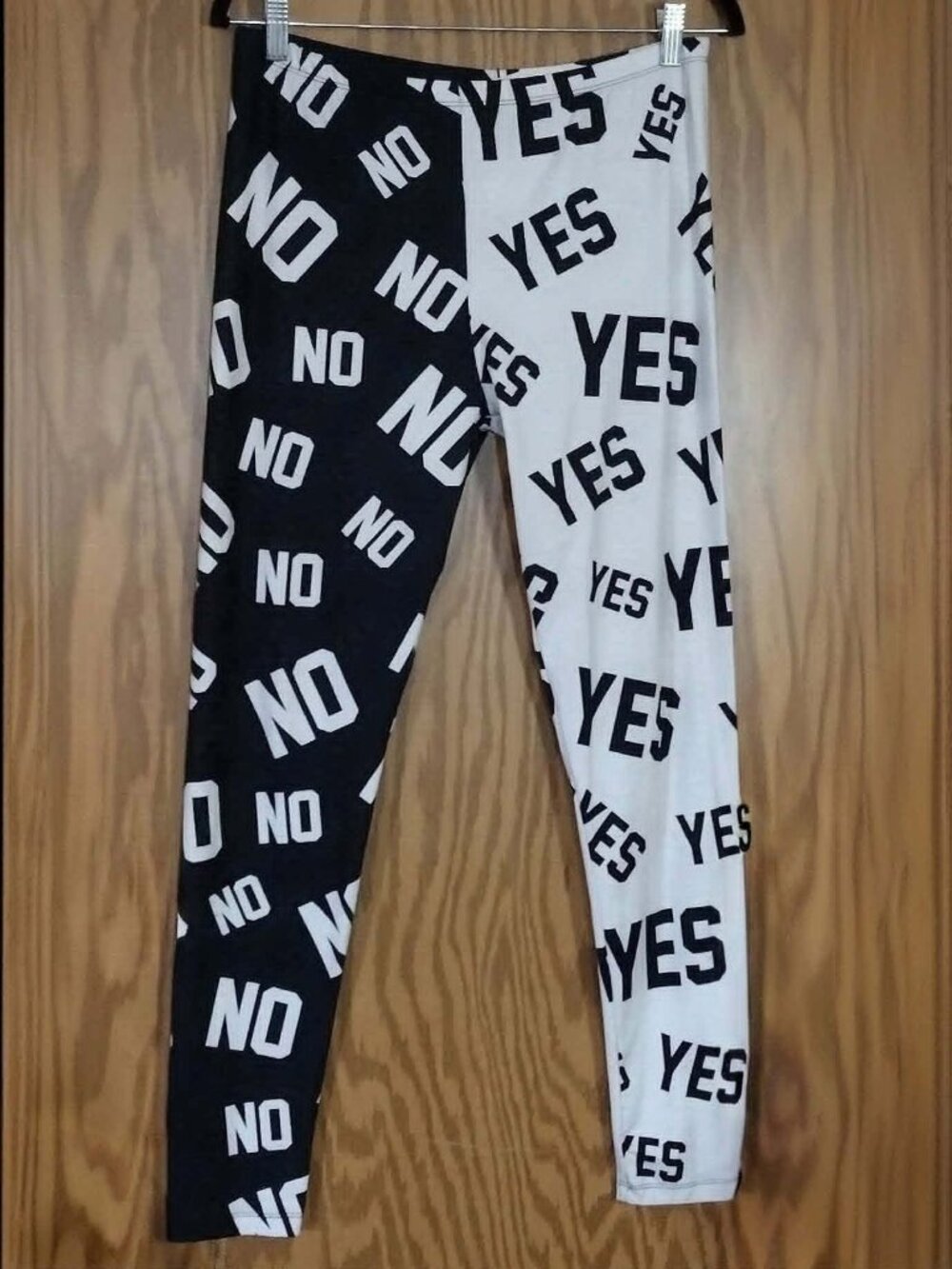 XXL- Yes/No Yin Yang Colorblock Black and White Contrast Leggings